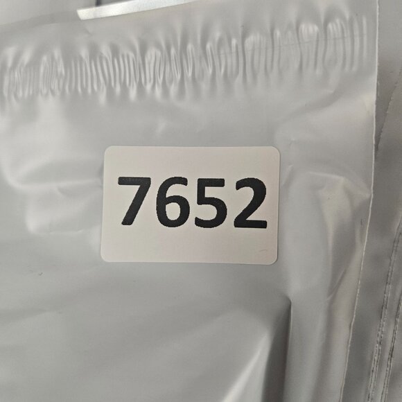 Club Room Men's Sweater Size Large 100% Cashmere V Neck - Picture 8 of 8